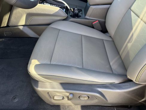 Used 2025 Chevrolet Colorado ZR2 w/ Midnight Edition image 19