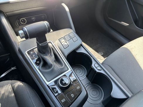Used 2025 Kia Sportage LX FWD image 44