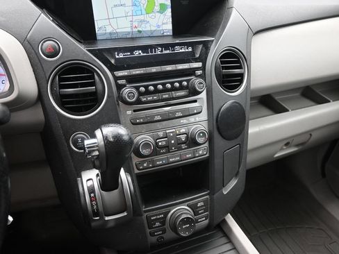 Used 2015 Honda Pilot Touring image 14