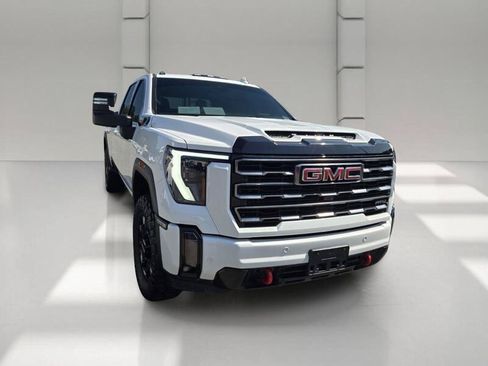 Used 2024 GMC Sierra 2500 AT4 w/ Technology Package AWD/4WD image 3