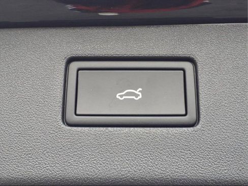 New 2026 Volkswagen Tiguan SE image 11