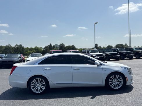 Used 2019 Cadillac XTS Luxury AWD/4WD image 2