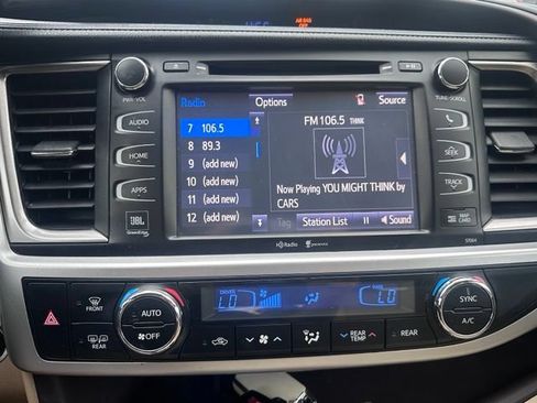 Used 2014 Toyota Highlander Limited Platinum FWD image 22