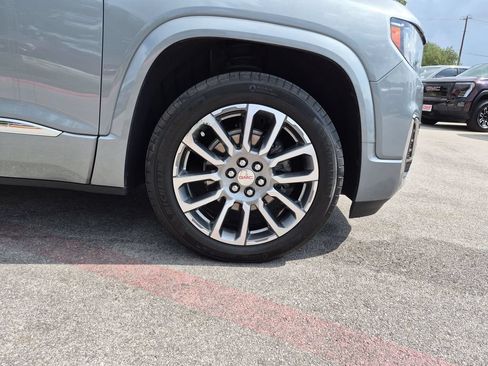 Used 2023 GMC Acadia Denali w/ Denali Ultimate Package FWD image 17