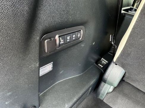 Used 2018 Ford Explorer Platinum AWD/4WD image 22