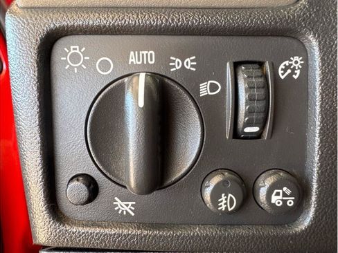 Used 2008 GMC Canyon SLE image 16