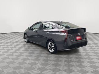Used 2018 Toyota Prius Two video 2
