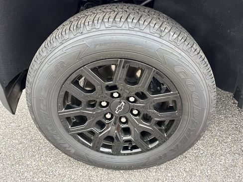 Used 2026 Chevrolet Colorado W/T w/ WT Custom Package image 9