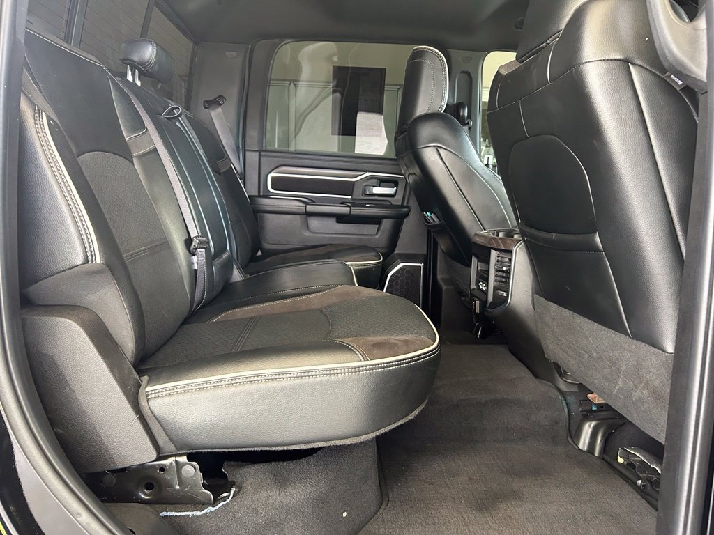 Used 2025 RAM 3500 Laramie w/ Sport Appearance Package AWD/4WD image 33