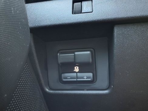 Used 2023 Chevrolet Colorado W/T AWD/4WD image 17