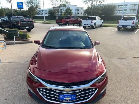 Used 2024 Chevrolet Malibu LT image 3