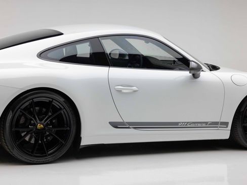 Used 2018 Porsche 911 Carrera T RWD image 39
