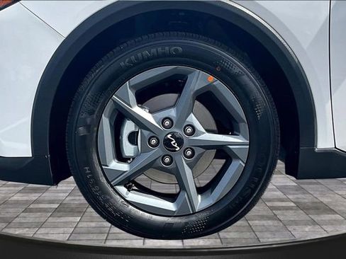 Used 2025 Kia K4 LXS image 31