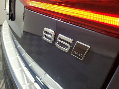 New 2027 Volvo XC60 B5 Plus AWD/4WD image 7