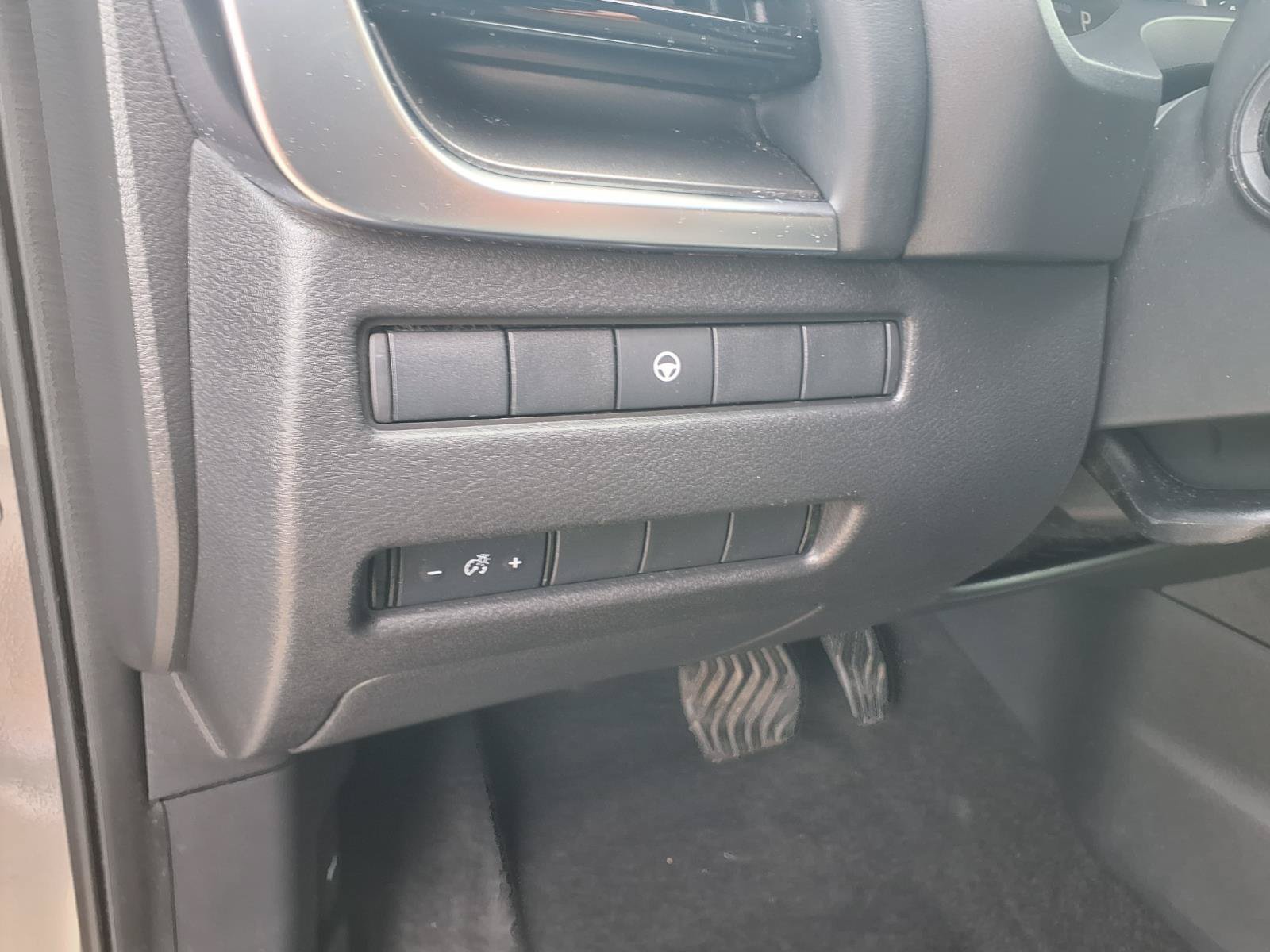 Used 2021 Nissan Rogue SV FWD image 18