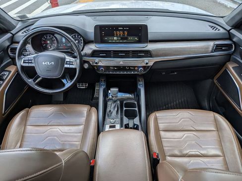 Used 2022 Kia Telluride SX w/ SX Prestige Package image 27