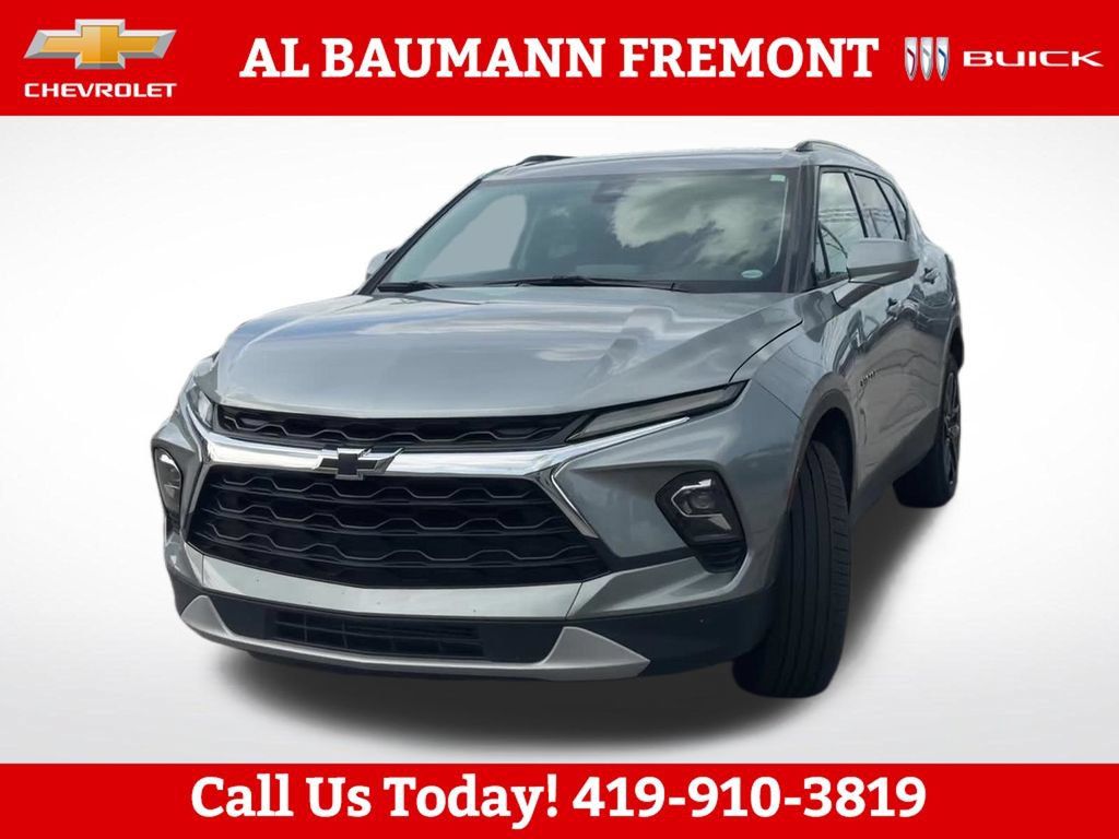 Used 2024 Chevrolet Blazer LT w/ Convenience Package FWD image 3