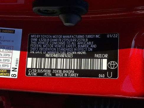 Used 2022 Toyota C-HR XLE FWD image 29