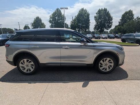 Certified 2024 Lincoln Corsair AWD image 9