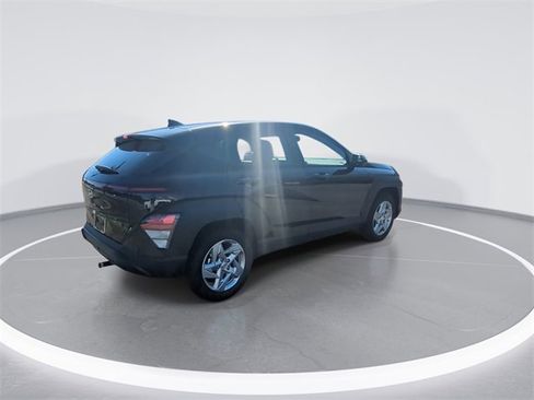 New 2026 Hyundai Kona SE image 8