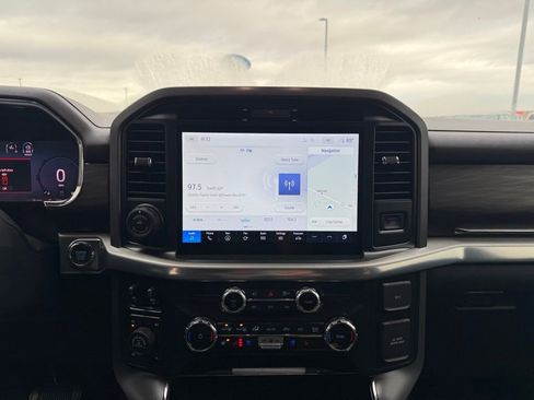 Used 2025 Ford F150 Lariat w/ Equipment Group 501A Mid image 18