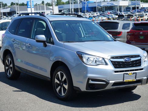 Used 2018 Subaru Forester 2.5i Premium w/ All-Weather Package AWD/4WD image 7