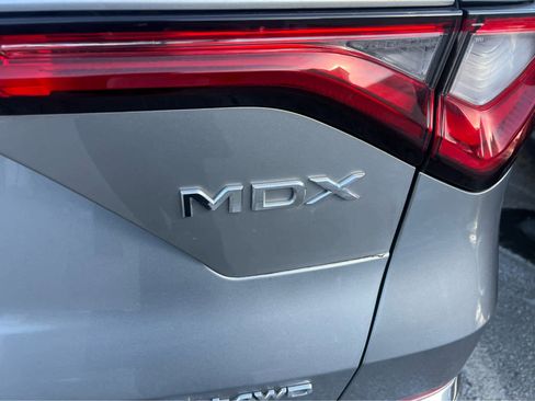Used 2023 Acura MDX SH-AWD w/ Advance Package image 10