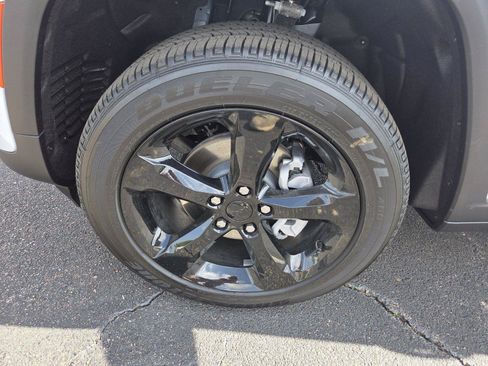 New 2025 Jeep Grand Cherokee Altitude RWD image 37