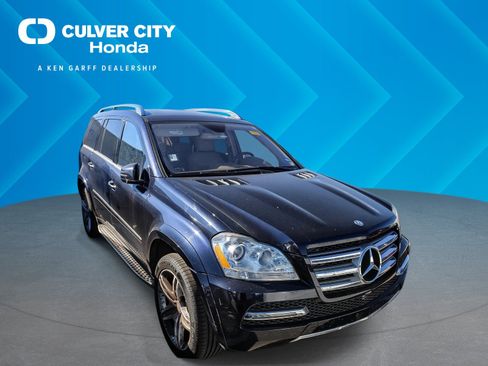Used 2011 Mercedes-Benz GL 550 4MATIC image 1