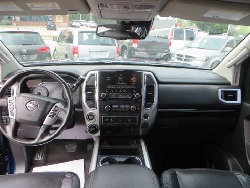 Used 2021 Nissan Titan SV w/ SV Convenience Package AWD/4WD image 16