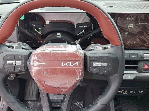 New 2025 Kia K4 GT-Line w/ GT-Line Premium Package image 17