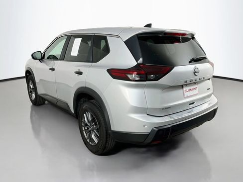 Used 2024 Nissan Rogue S AWD/4WD image 9