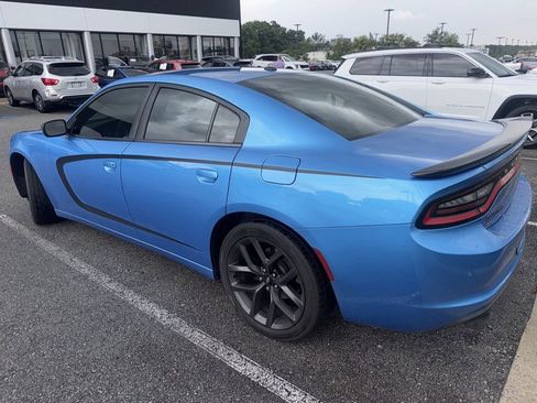 Used 2019 Dodge Charger SXT w/ Blacktop Package RWD image 17