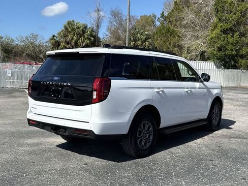 Used 2025 Ford Expedition Active image 9