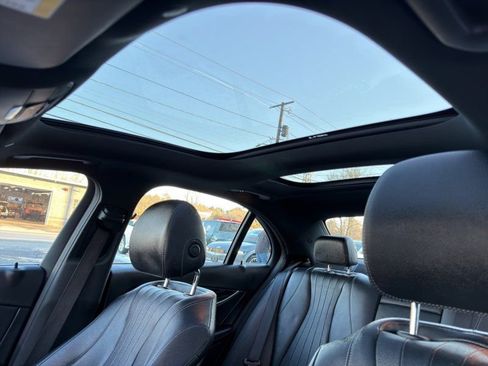 Used 2018 Mercedes-Benz E 300 4MATIC image 19