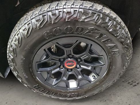 Used 2025 Toyota Tacoma TRD Pro image 11