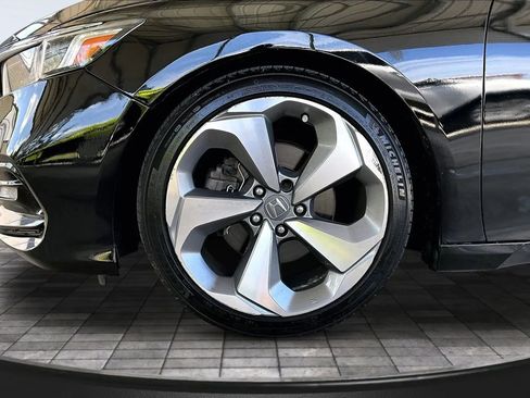 Used 2018 Honda Accord Touring image 31