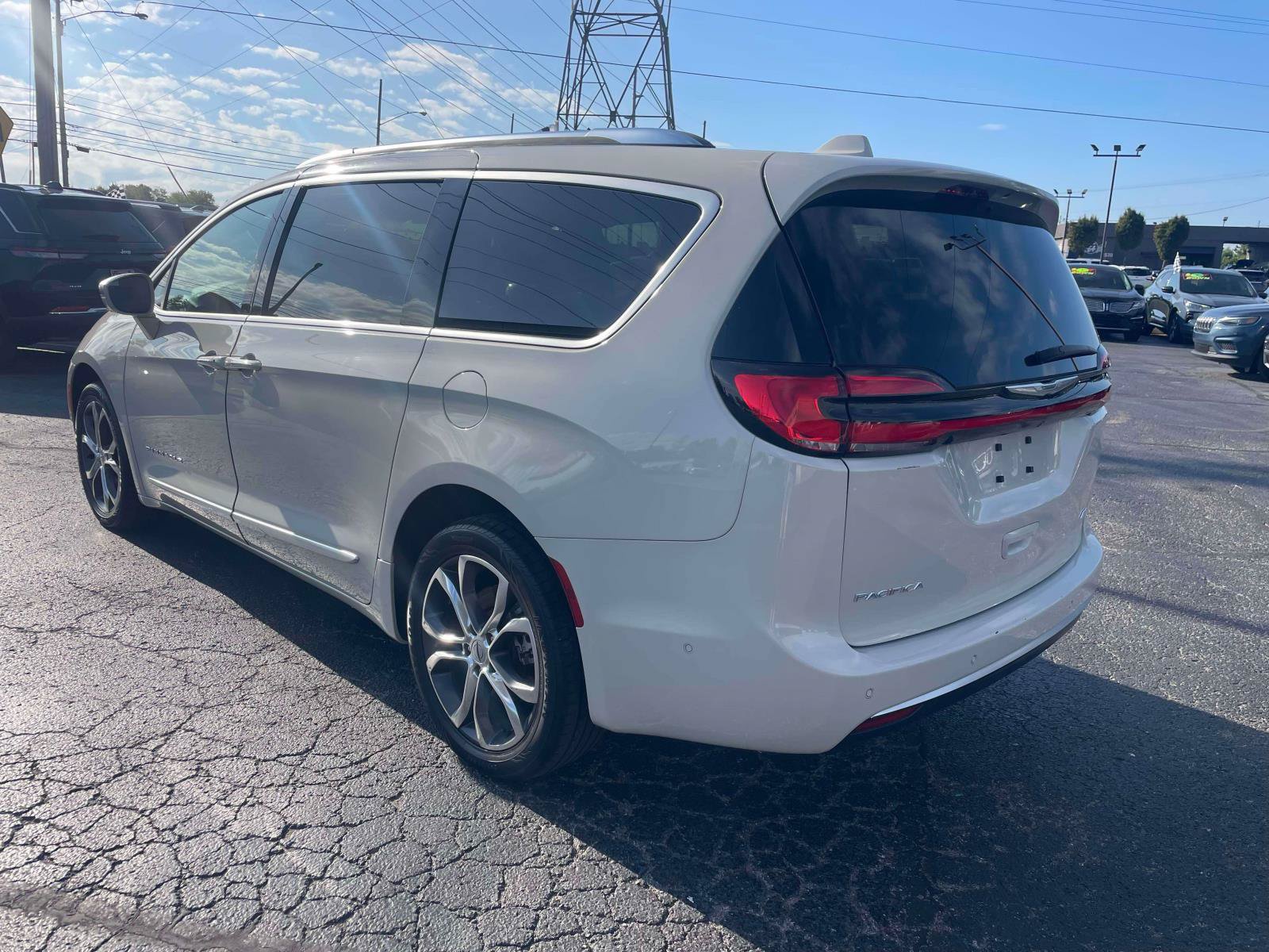 Used 2021 Chrysler Pacifica Pinnacle AWD/4WD image 5