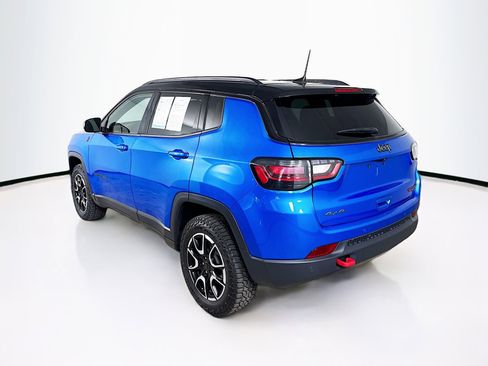 Used 2025 Jeep Compass Trailhawk w/ Trailhawk Elite Group image 29