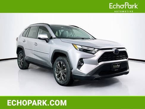 Used 2022 Toyota RAV4 XLE Premium image 1