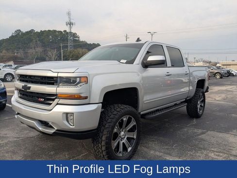 Used 2018 Chevrolet Silverado 1500 LT w/ All Star Edition image 9