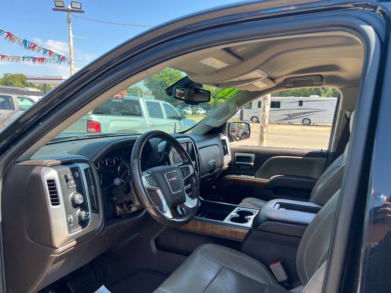 Used 2018 GMC Sierra 1500 SLT AWD/4WD image 9