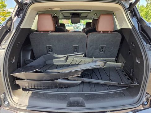 Used 2018 Buick Enclave Avenir FWD image 19