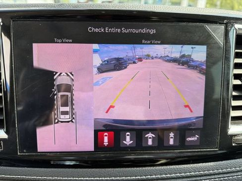 Used 2023 Chrysler Pacifica Limited AWD/4WD image 19