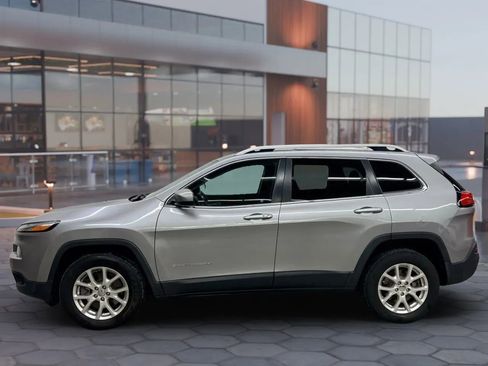 Used 2014 Jeep Cherokee Latitude w/ Comfort/Convenience Group image 4