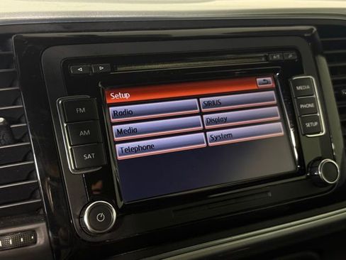 Used 2014 Volkswagen Beetle TDI image 23