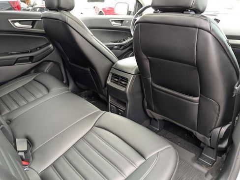 Used 2020 Ford Edge SEL w/ Convenience Package AWD/4WD image 16