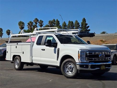New 2026 Ford F350 XL w/ XL Chrome Package image 1