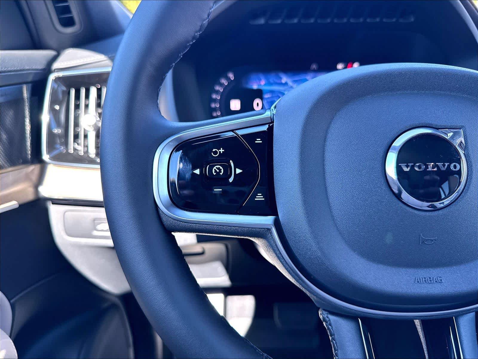 New 2027 Volvo XC90 B6 Plus AWD/4WD image 17