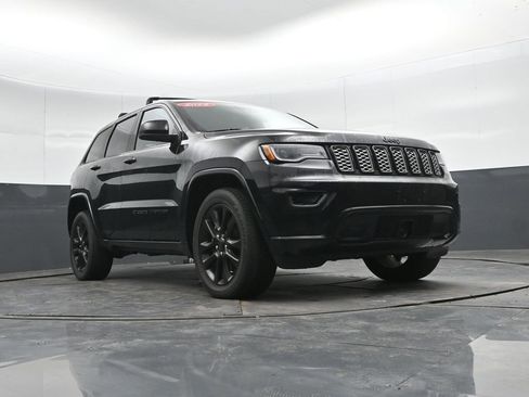 Used 2022 Jeep Grand Cherokee Laredo X image 43